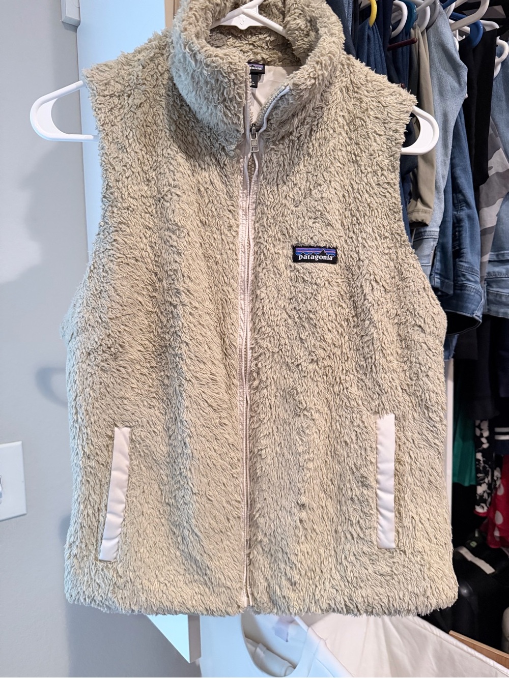 Patagonia Women’s Los Gatos Fleece Vest Medium Oatmeal Beige style 2516